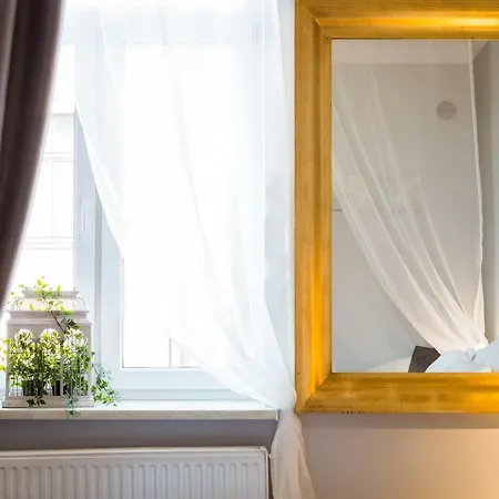 Angel House فندق مبيت وإفطار كراكوفيا