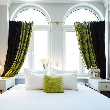 Angel House לינה וארוחת בוקר קרקוב