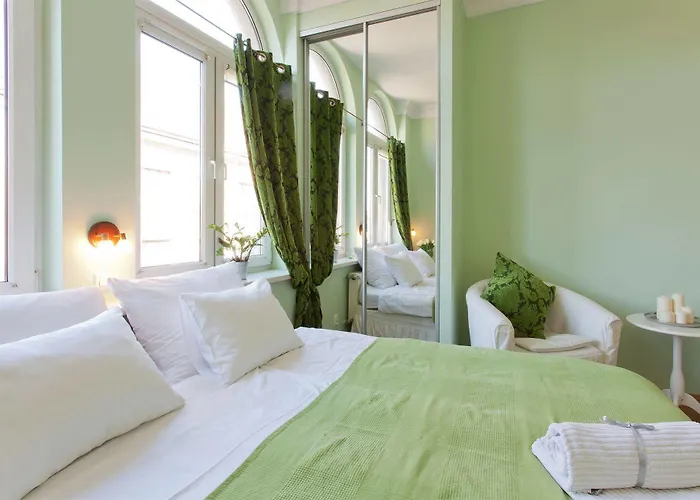 לינה וארוחת בוקר Angel House